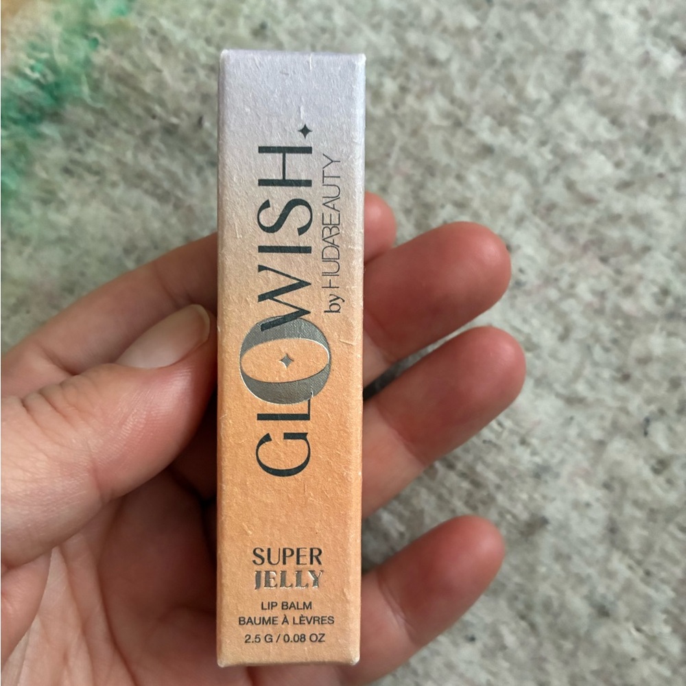 HUDA BEAUTY
GloWish Super Jelly Lip Balm: Matcha 2.5g